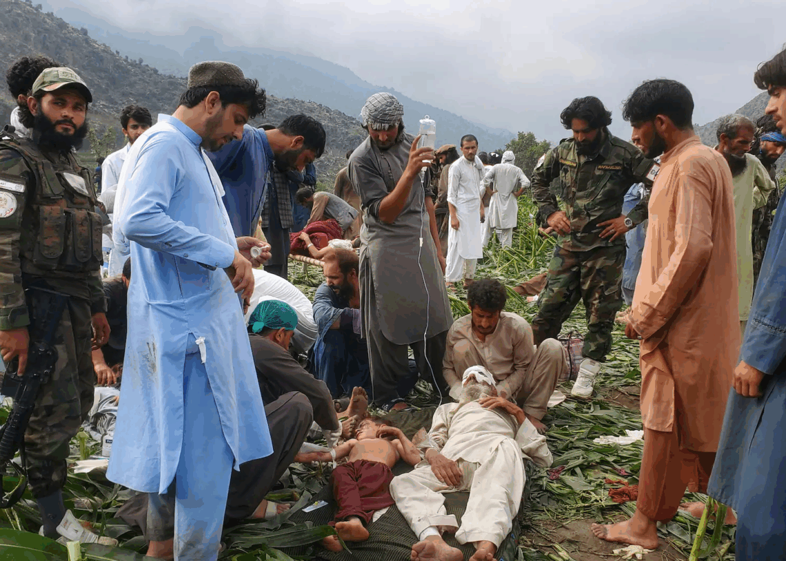 En Afghanistan, un séisme de magnitude 6 fait plus de 800 morts et 2500 blessés