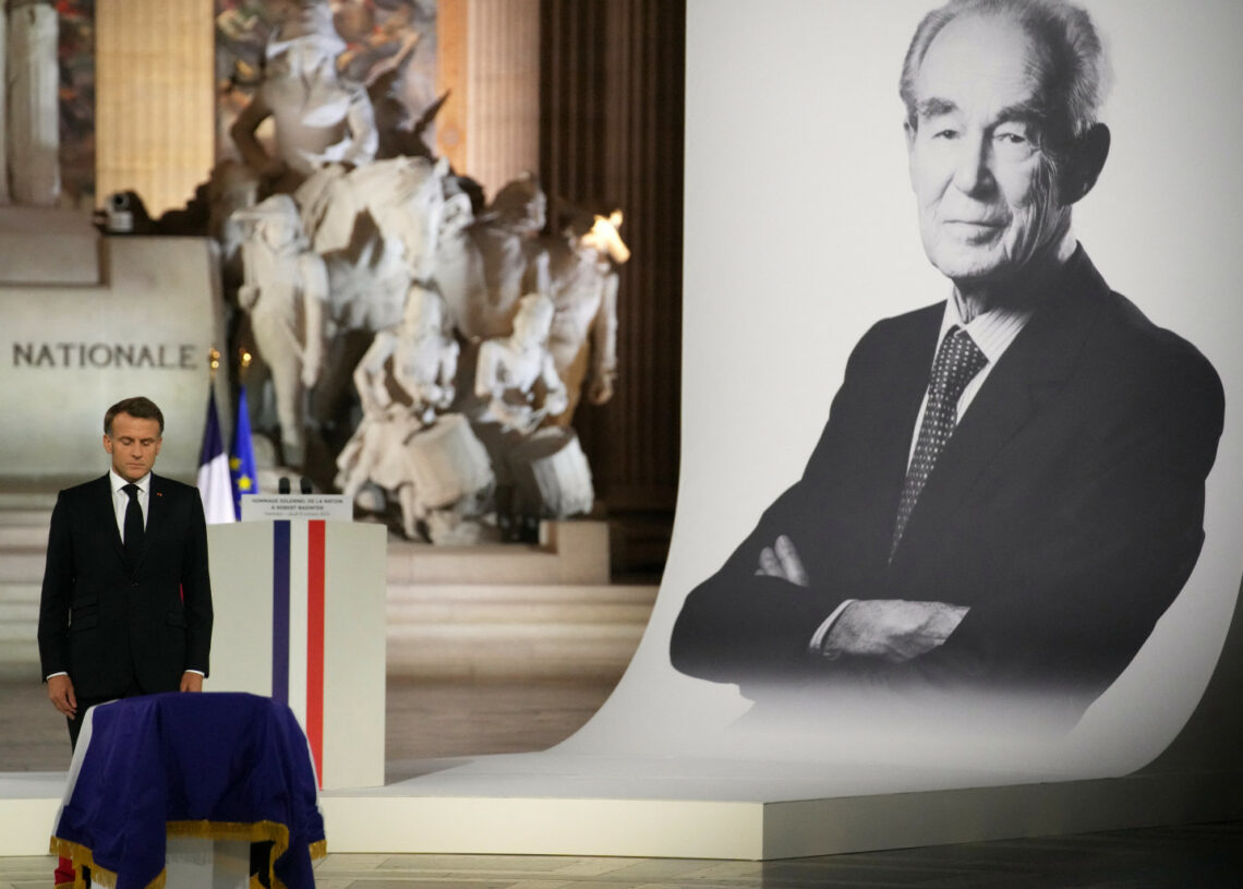 France: Robert Badinter, artisan de l&rsquo;abolition de la peine de mort, est entré au Panthéon