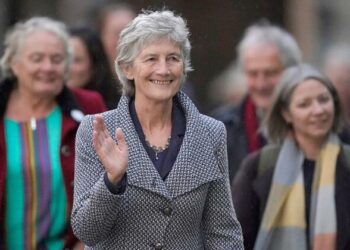 La candidate de gauche Catherine Connolly remporte la présidentielle en Irlande