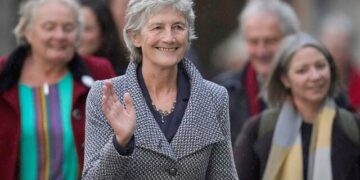 La candidate de gauche Catherine Connolly remporte la présidentielle en Irlande