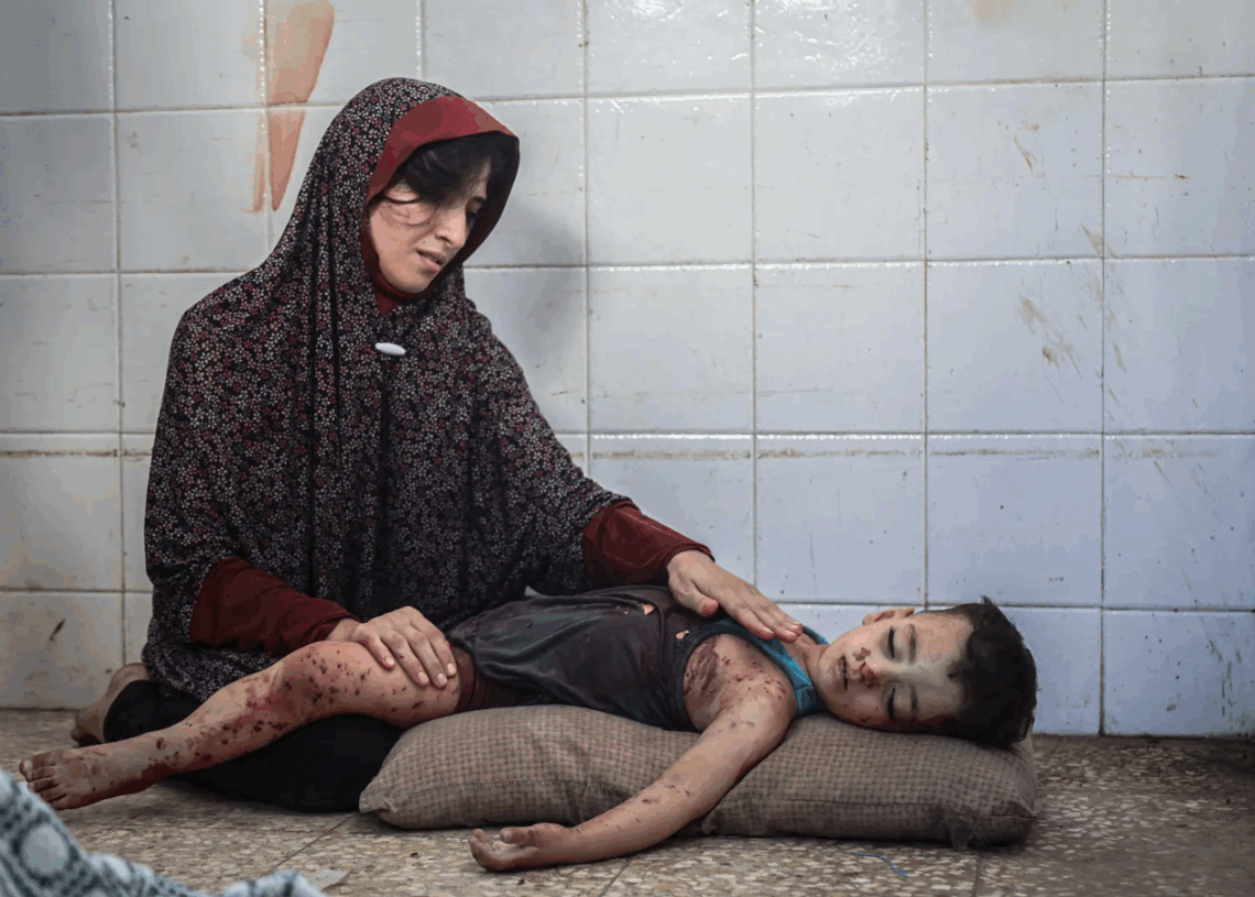 Prix Bayeux des correspondants de guerre : le 1er prix photo décerné au photojournaliste palestinien Saher Alghorra