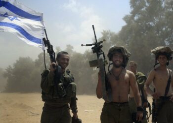 A la demande de la France: Un soldat israélien soupçonné de crimes de guerre à Gaza a été refoulé à l’aéroport de Prague