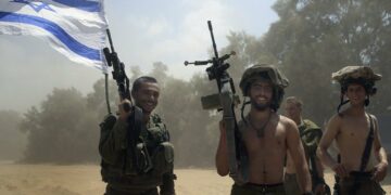 A la demande de la France: Un soldat israélien soupçonné de crimes de guerre à Gaza a été refoulé à l’aéroport de Prague