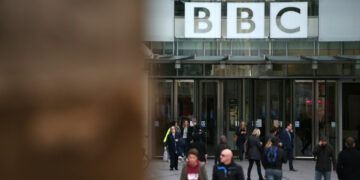 Le directeur général de la BBC démissionne après un montage contesté d&rsquo;un discours de Donald Trump