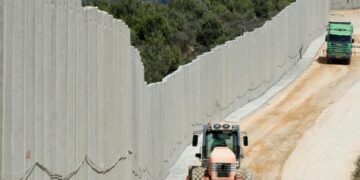 Le Liban va déposer « une plainte urgente » contre Israël à l’ONU pour la construction d’un mur à sa frontière sud