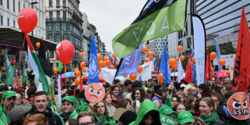 Trains supprimés, vols annulés, crèches fermées: La Belgique en grève nationale pour trois jours