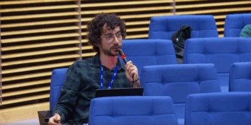 « Inacceptable »: Un journaliste italien licencié pour avoir posé une question sur Israël à la Commission européenne