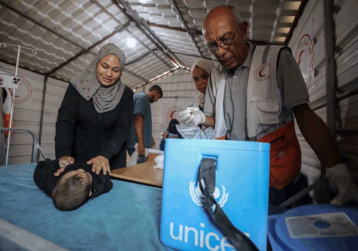 Israël bloque un million de seringues nécessaires à la vaccination des enfants de Gaza, dénonce l’Unicef