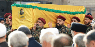 Liban: Le Hezbollah enterre son chef militaire tué dans un bombardement israélien