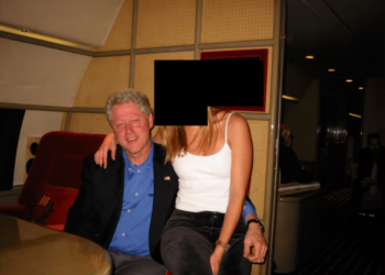 Des célébrités, des jeunes filles, mais presque pas de Trump…Ce que contiennent les documents déclassifiés sur Epstein