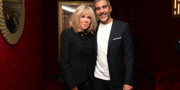 Polémique en France: Brigitte Macron traite des militantes féministes de « sales connes »