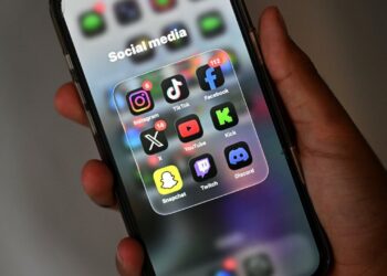 Une première mondiale: En Australie, les moins de 16 ans sont désormais exclus des réseaux sociaux