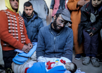 Un bébé meurt de froid: Les intempéries aggravent la crise humanitaire à Gaza