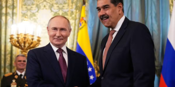 Saisie d&rsquo;un pétrolier vénézuélien par les USA: Poutine apporte son “soutien” au président Maduro lors d’un échange téléphonique