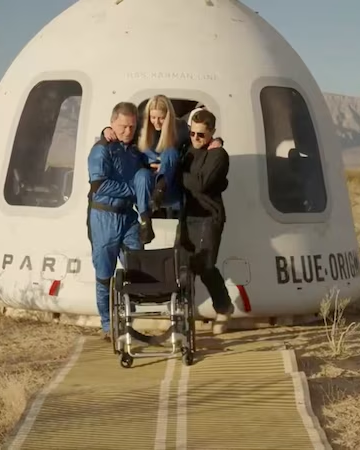 Une première mondiale: une personne en fauteuil roulant voyage dans l’espace