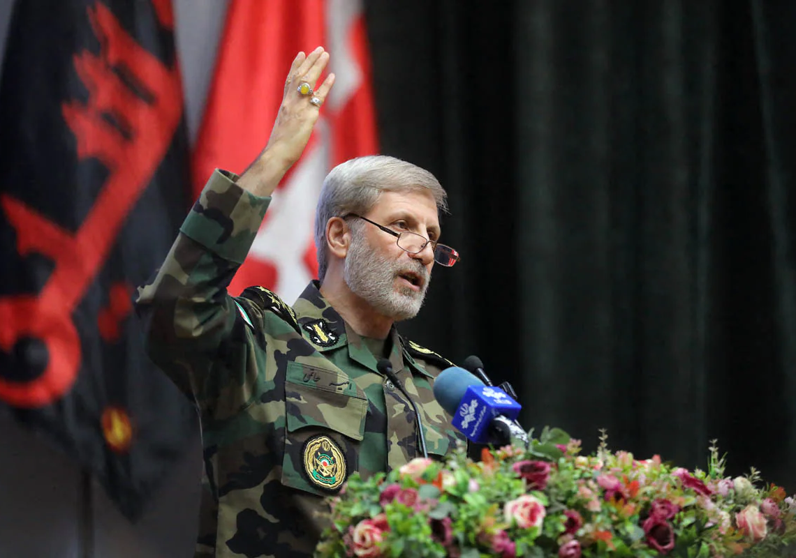 « Riposte écrasante »: L’Iran menace de bloquer le détroit d’Ormuz et prépare sa défense