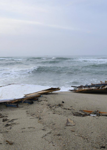 Italie: Des policiers et garde-côtes  jugés pour un naufrage qui a coûté la vie à 94 migrants dont 35 enfants