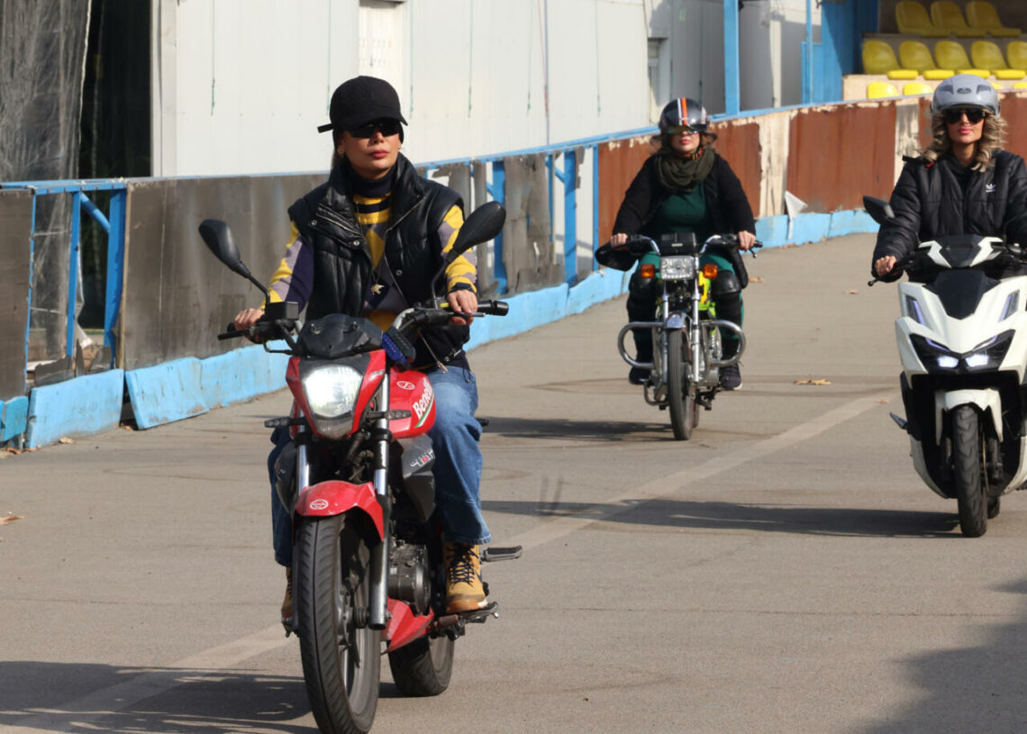 L’Iran autorise officiellement les femmes à obtenir des permis de conduire moto