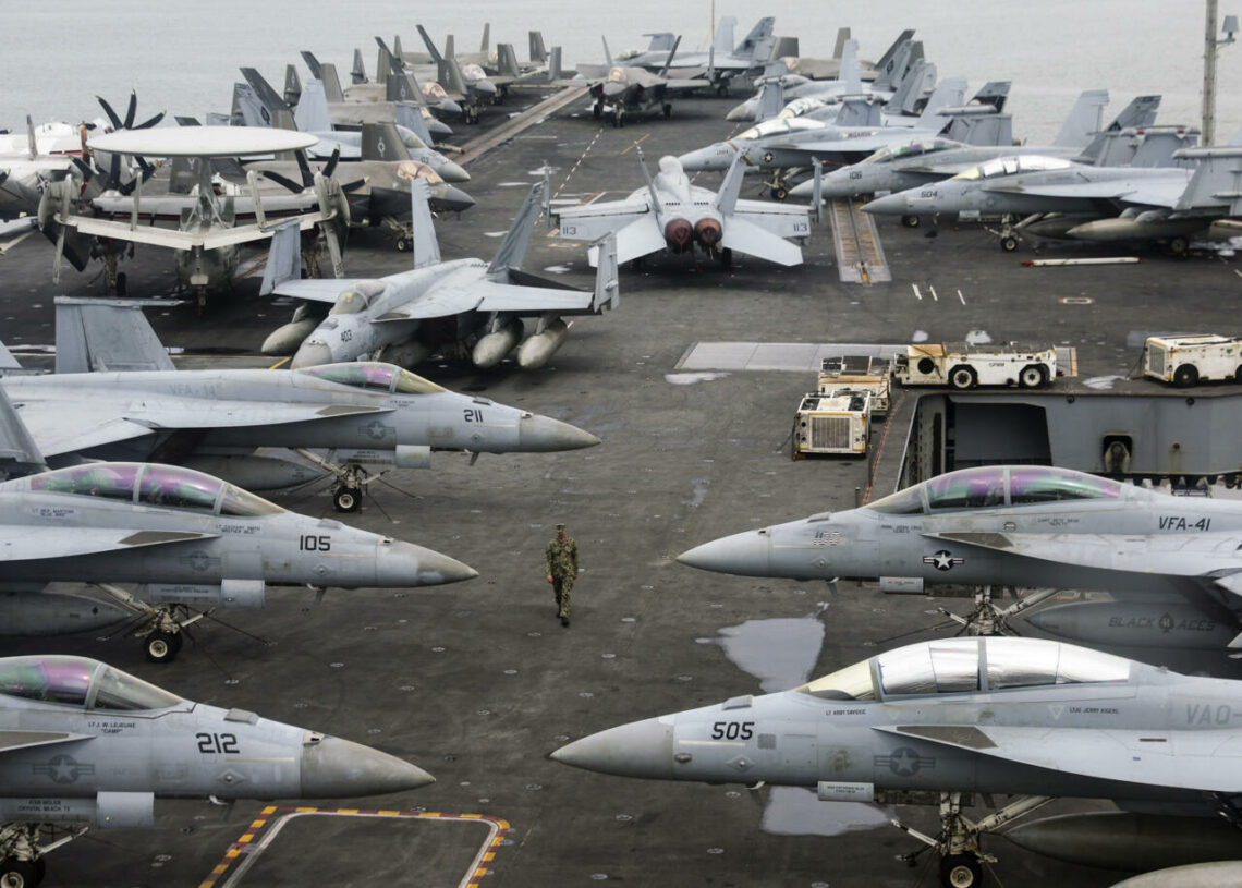 Les États-Unis ont abattu un drone iranien qui approchait un porte-avions « de manière agressive » en mer d’Arabie