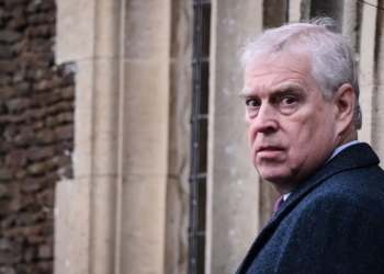 Affaire Epstein: Le prince Andrew ressort libre après des heures en garde à vue