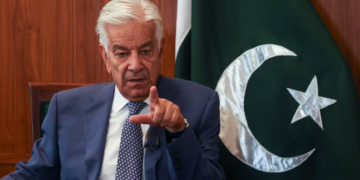 Pakistan: le ministre de la Défense déclare la «guerre ouverte» aux autorités talibanes d&rsquo;Afghanistan