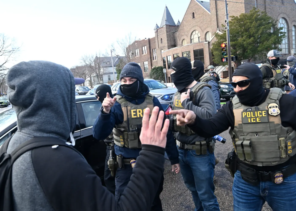 Minneapolis: l&rsquo;émissaire de Trump annonce le retrait de 700 policiers de l&rsquo;immigration (ICE)