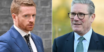 Epstein: le chef de cabinet du Premier ministre britannique  démissionne