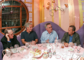 Epstein: L’ancien ministre américain des Finances présente sa démission