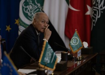 Le chef de la Ligue arabe qualifie d&rsquo;«irresponsables» les attaques de l&rsquo;Iran sur ses voisins