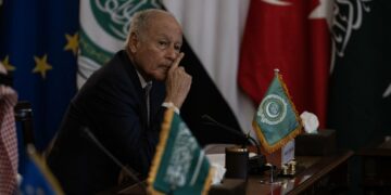 Le chef de la Ligue arabe qualifie d&rsquo;«irresponsables» les attaques de l&rsquo;Iran sur ses voisins