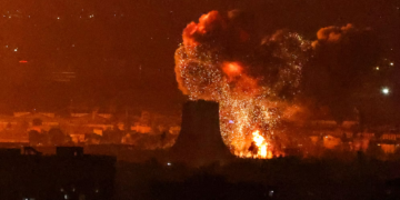 « Sans dommages »: Des frappes israélo-américaines visent un dépôt de pétrole à Téhéran