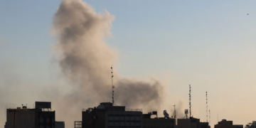 Iran: Les Etats-Unis et Israël frappent le lieu de l&rsquo;élection du futur Guide suprême