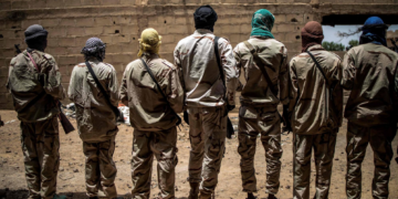 Bamako: Paralysé, le Mali libère plus de 100 jihadistes contre le passage des convois de carburant