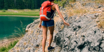 Trend sur Tik Tok: De plus en plus de femmes se font abandonner par leur mec en pleine randonnée