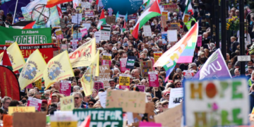 «Un climat toxique mondial»: Enorme manifestation contre l&rsquo;extrême droite à Londres