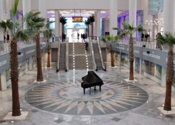 (Compulsant nos archives personnelles, nous actualisons cette réflexion rédigée en 2005 et qui n’a pu être publiée en temps opportun pour des raisons que la raison ignore ; il nous semble cependant que les maux jadis évoqués continuent de nos jours à ronger les articulations de la culture, tous les secteurs y afférant sont plus ou moins concernés).