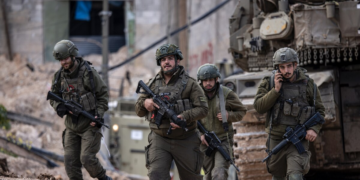 Des soldats israéliens tirent du gaz lacrymogène sur des écoliers en Cisjordanie