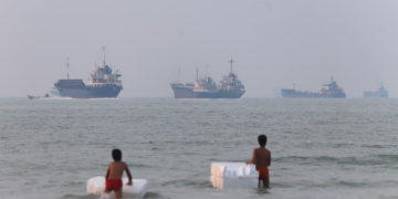 Malgré les attaques: Des dizaines de navires traversent le détroit d’Ormuz