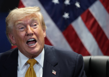 Guerre: Trump menace de « décimer et détruire complètement » l&rsquo;Iran si le gouvernement essaye de le faire assassiner
