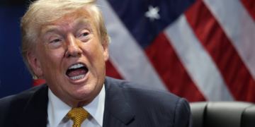 Guerre: Trump menace de « décimer et détruire complètement » l&rsquo;Iran si le gouvernement essaye de le faire assassiner