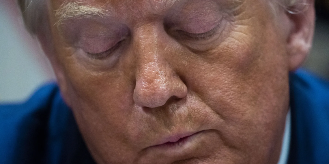 Trump regarde ailleurs…