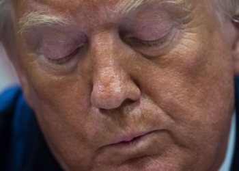 Trump regarde ailleurs…