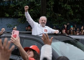 Le Brésil résiste à l&rsquo;extrême-droite: Lula bat Flavio Bolsonaro et est réélu président pour une quatrième fois