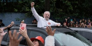 Le Brésil résiste à l&rsquo;extrême-droite: Lula bat Flavio Bolsonaro et est réélu président pour une quatrième fois